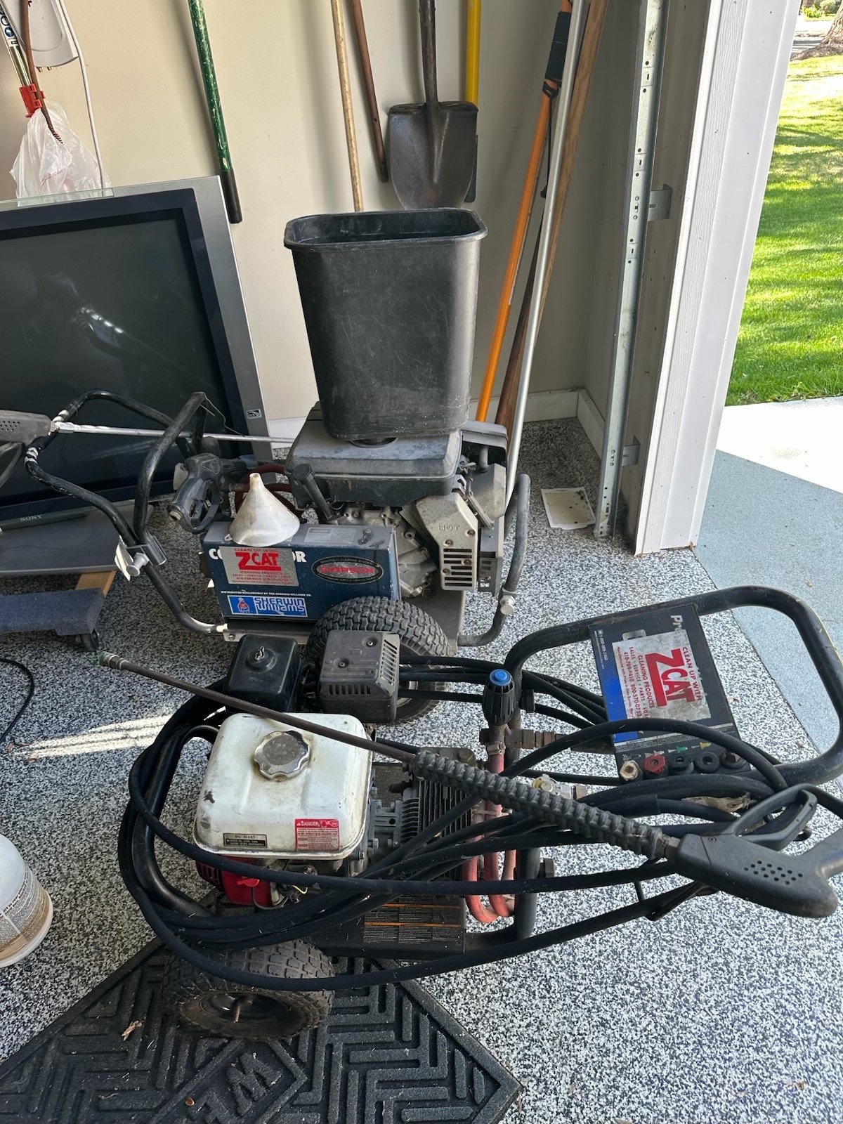$450 or Best Offer – 3 Pressure Washers and 600+ Closed business no longer neede