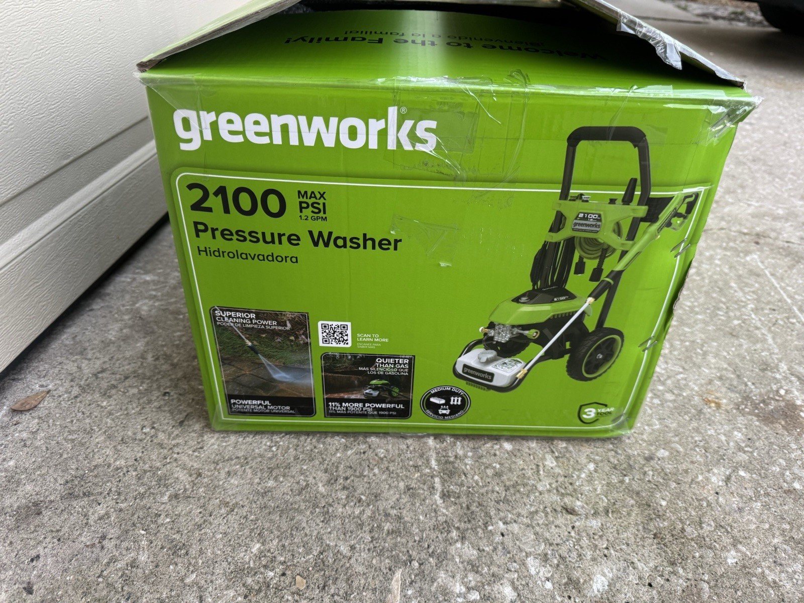 Greenworks 2100 PSI 1.2 GPM Electric Pressure Washer 25Ft Hose 35Ft GPW2100