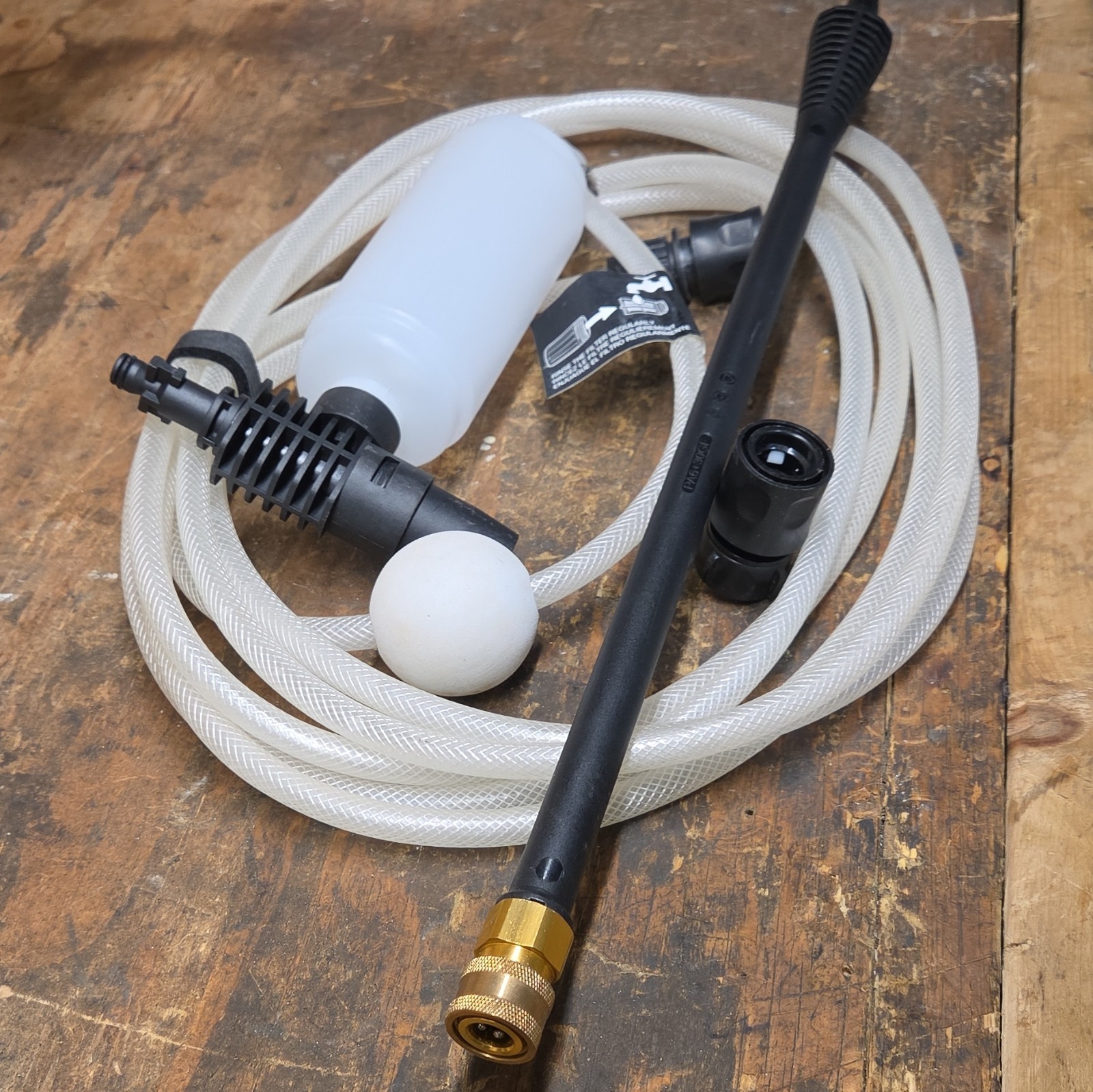 DEWALT DCPW550 20V Cordless Cold Water Pressure Washer 550 PSI Wand Hose