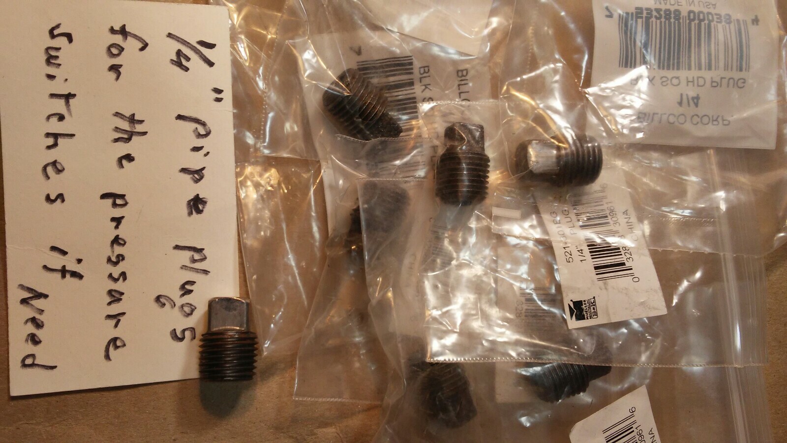 Lot of 7 BILCO 1/4″ Black, Square HD Pipe Plugs for Pressure Switches – New