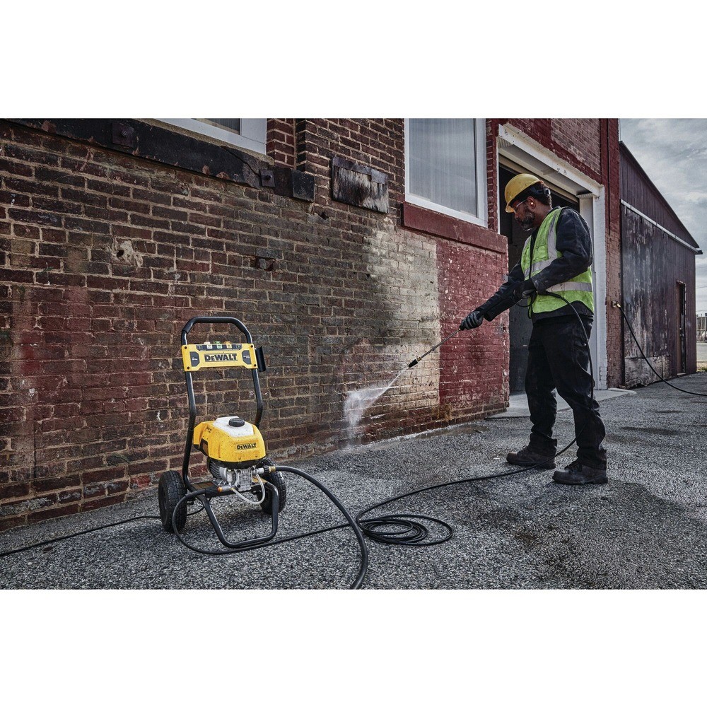 DEWALT DWPW2400R 13 Amp 2400 PSI 1.1 GPM Cold Press Washer Certified Refurbished