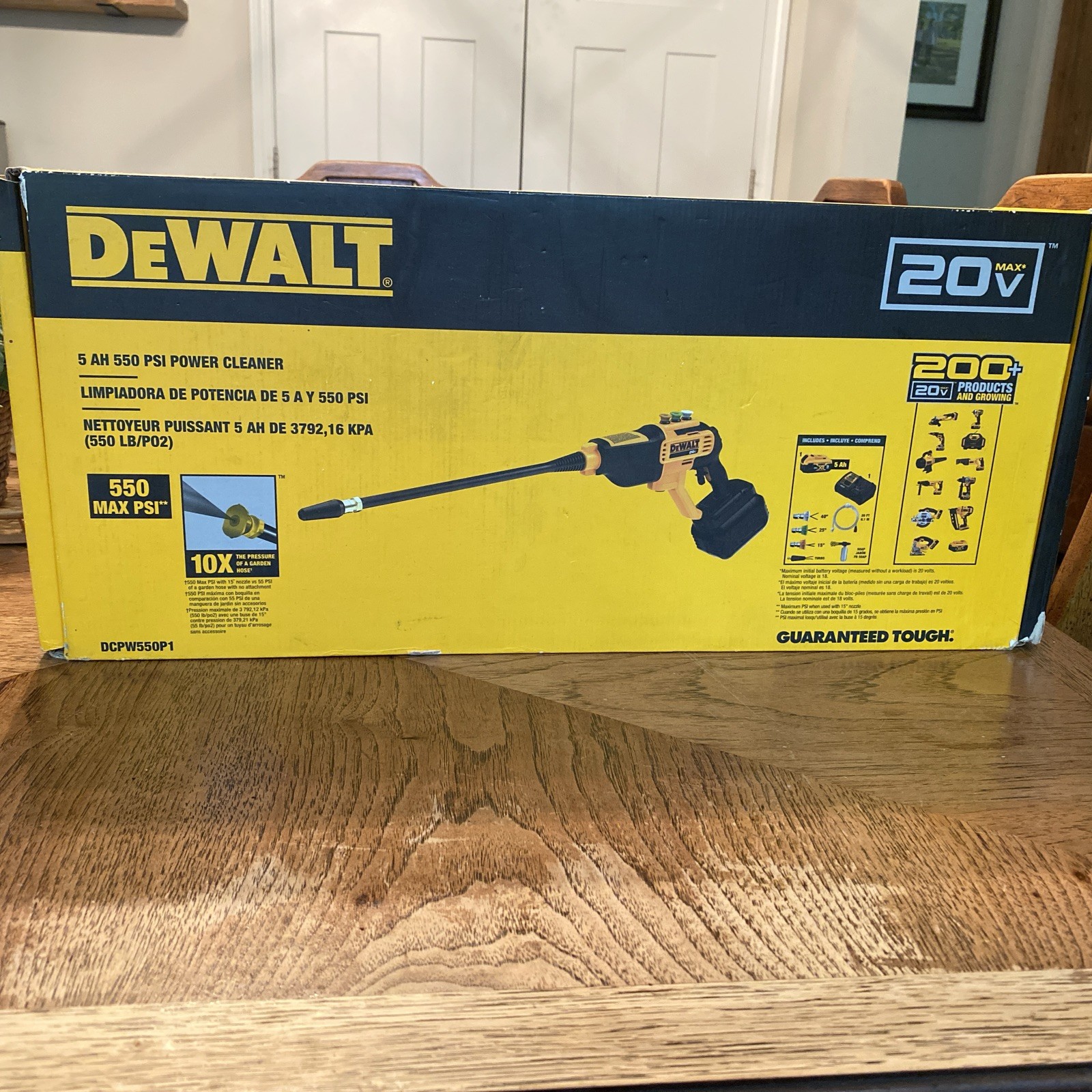 DeWalt DCPW550P1 20 Volt Max 550 Psi Cordless Power Cleaner Kit