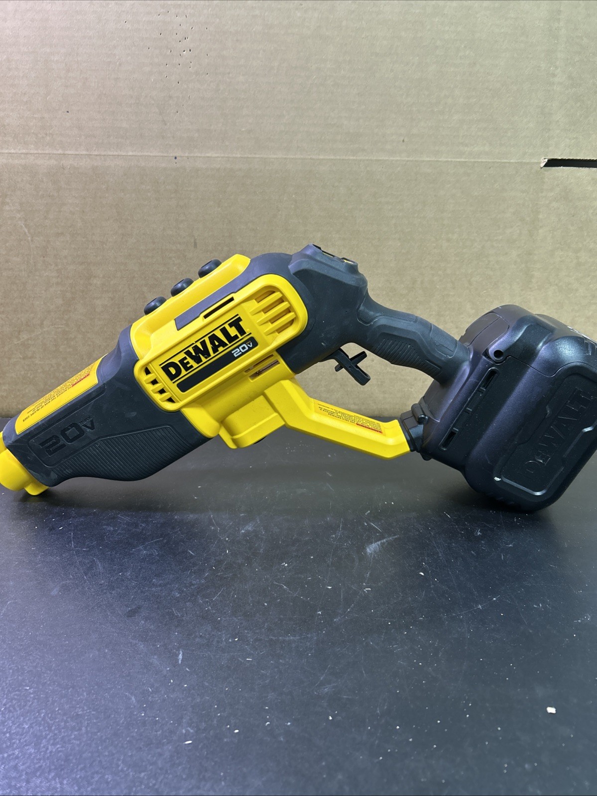 DEWALT 20V MAX 550 PSI Cold Water Pressure Washer (Tool only) (DCPW550) W2