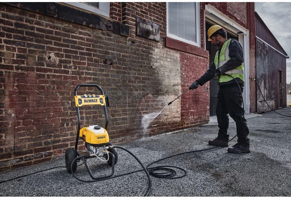 Dewalt 2400 PSI 1.1 GPM Cold Water Electric Pressure Washer – Corded