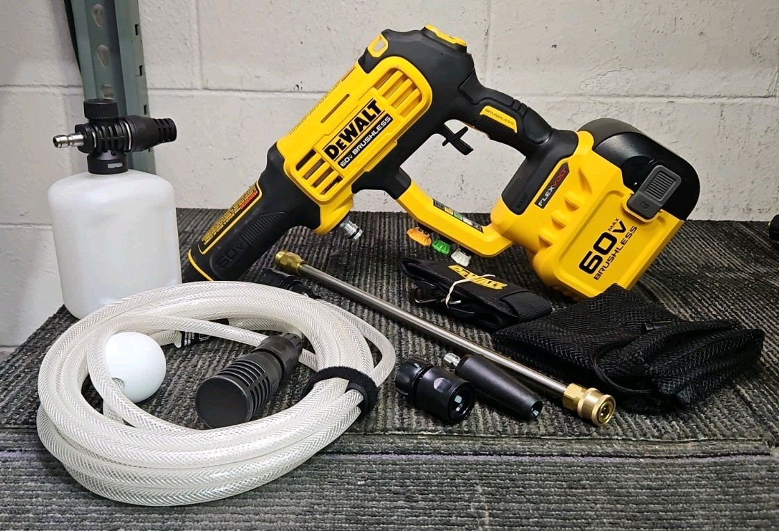 DeWalt Tools DCPW1000 Flex Volt 1000 PSI Cordless Power Cleaner – TOOL ONLY