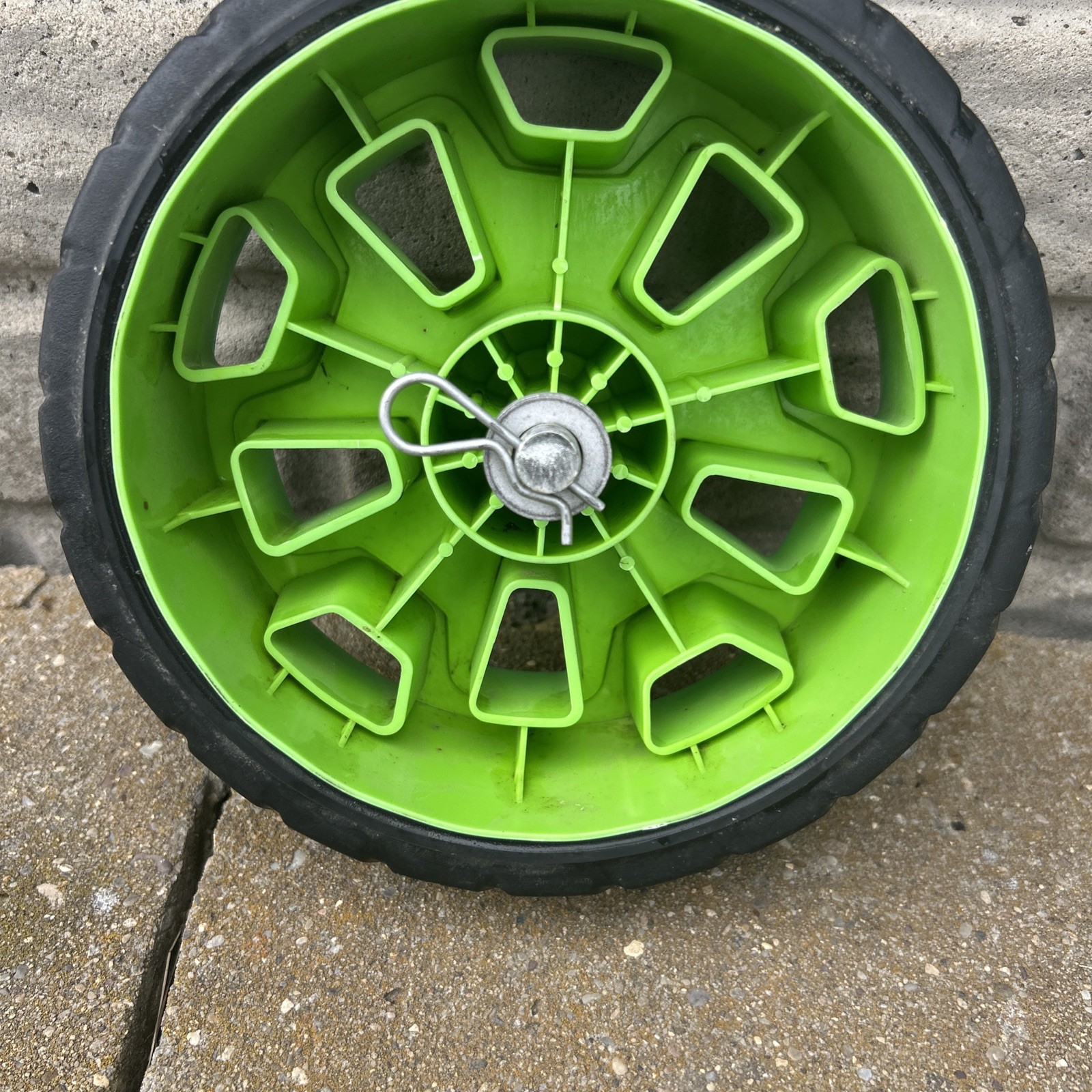 Replacement part for Greenworks GPW1800 1800 PSI Elect Pressure Washer WHEEL