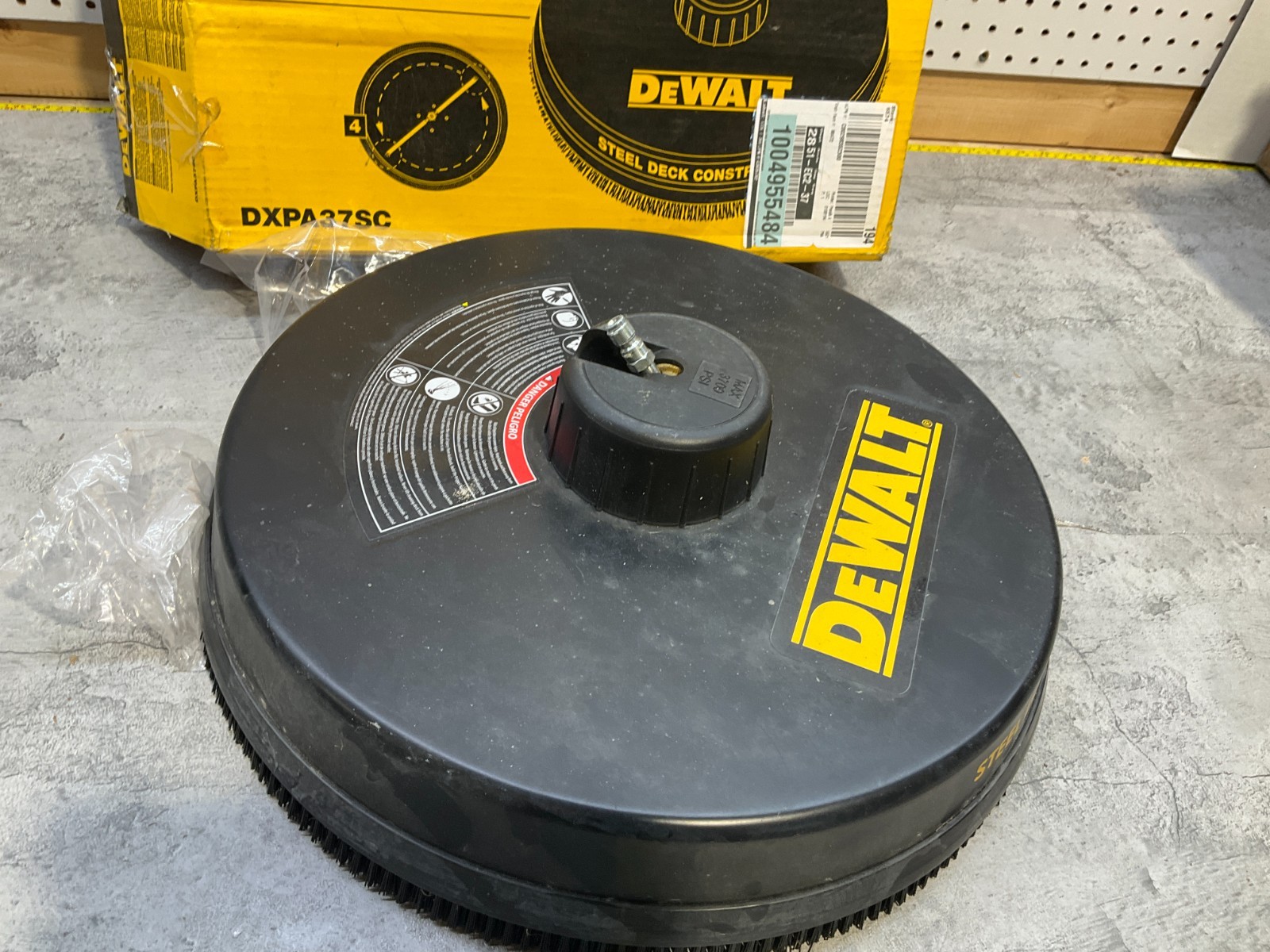 DEWALT DXPW37SC 18″ 3700 PSI Surface Cleaner with Quick Connect Plug – 33DH