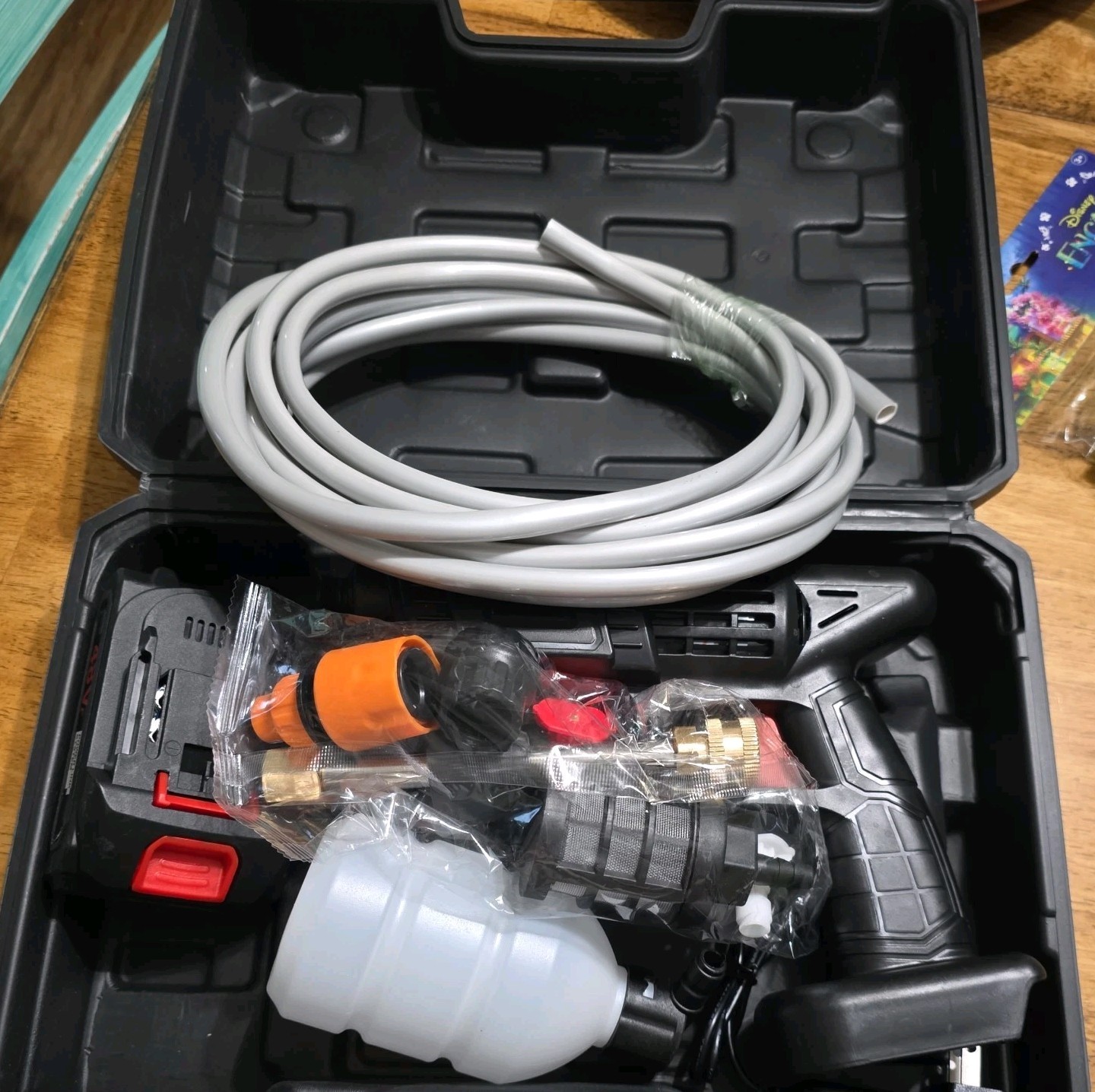 Portable High Pressure Car Wash Wireless Cleaning Gun with Battery & Charger