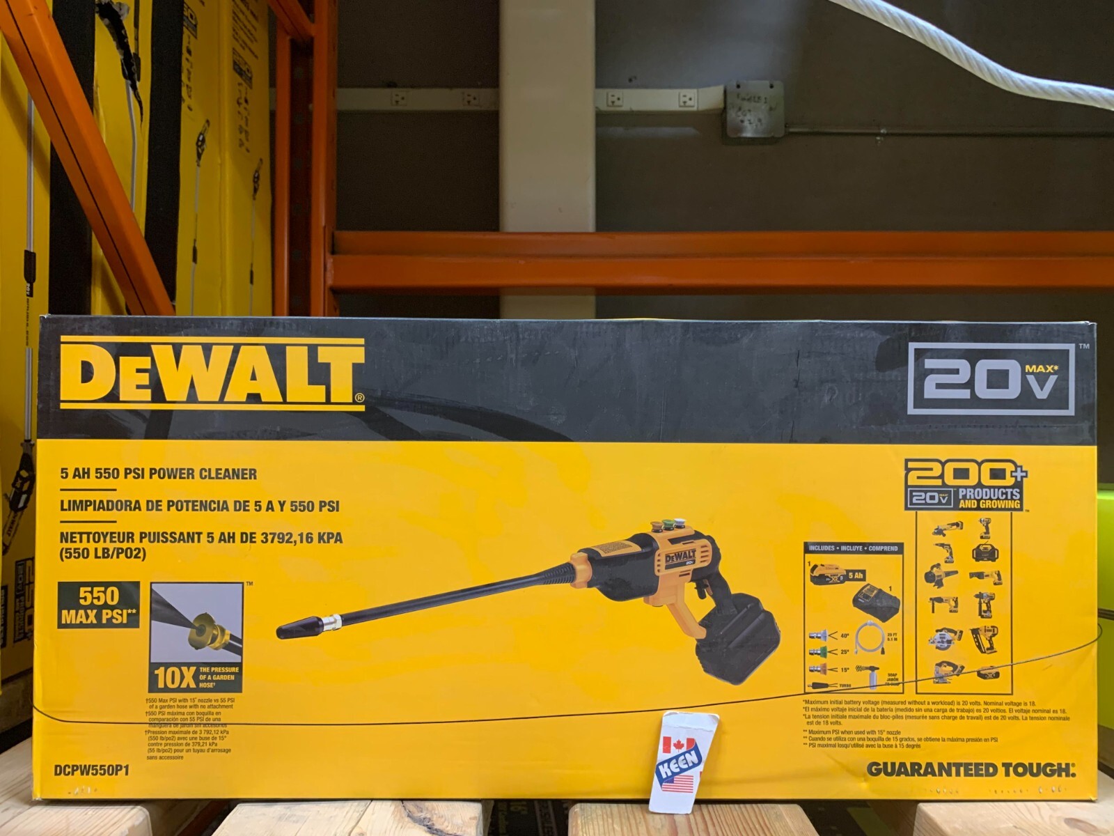 DEWALT CANADA 20V MAX Lithium Ion Brushless Cordless 550 PSI Power Cleaner Kit
