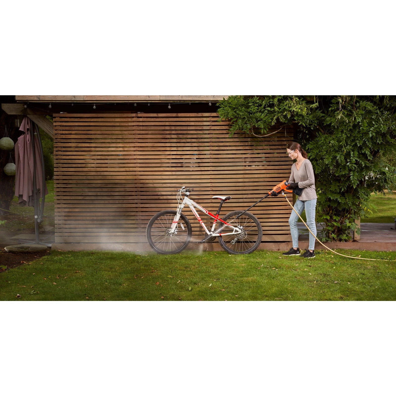 BLACK+DECKER 20V MAX* Pressure Washer, 350 PSI – BCPW350C1