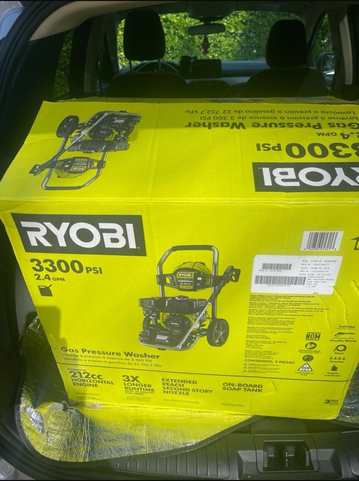 RYOBI 3300 PSI 2.4 GPM Gas Pressure Washer 212cc Soap Tank Hose Gun