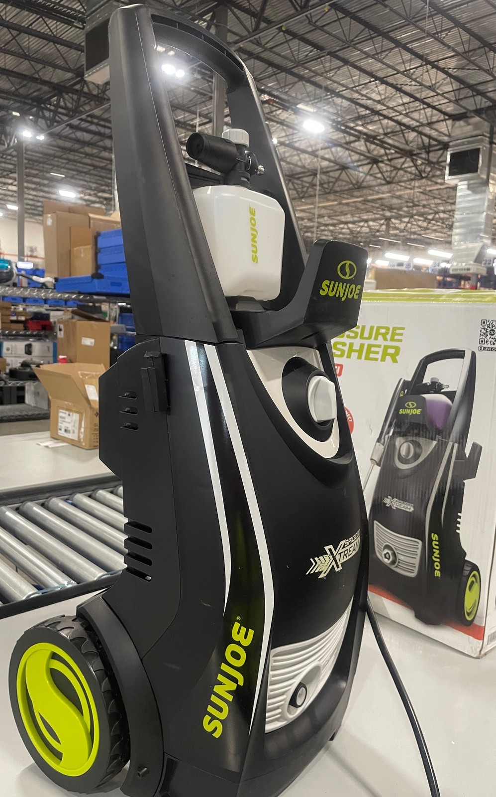 SUN JOE SPX3000®-XT1 XTREAM ELECTRIC PRESSURE WASHER 2200 PSI – – Scratch & Dent