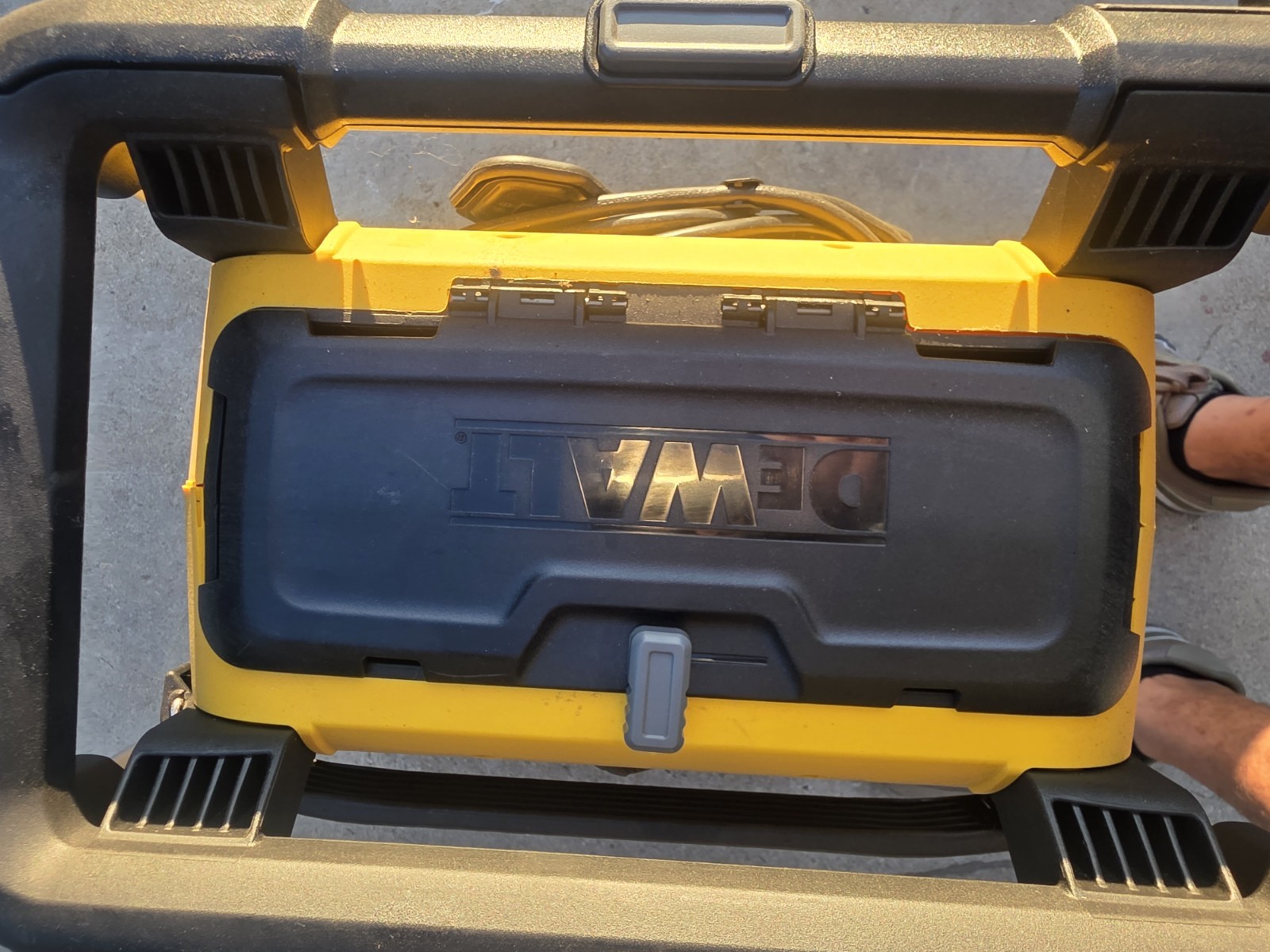 DEWALT DWPW3000 3000-MAX PSI 1.1-GPM Brushless Electric Pressure Washer