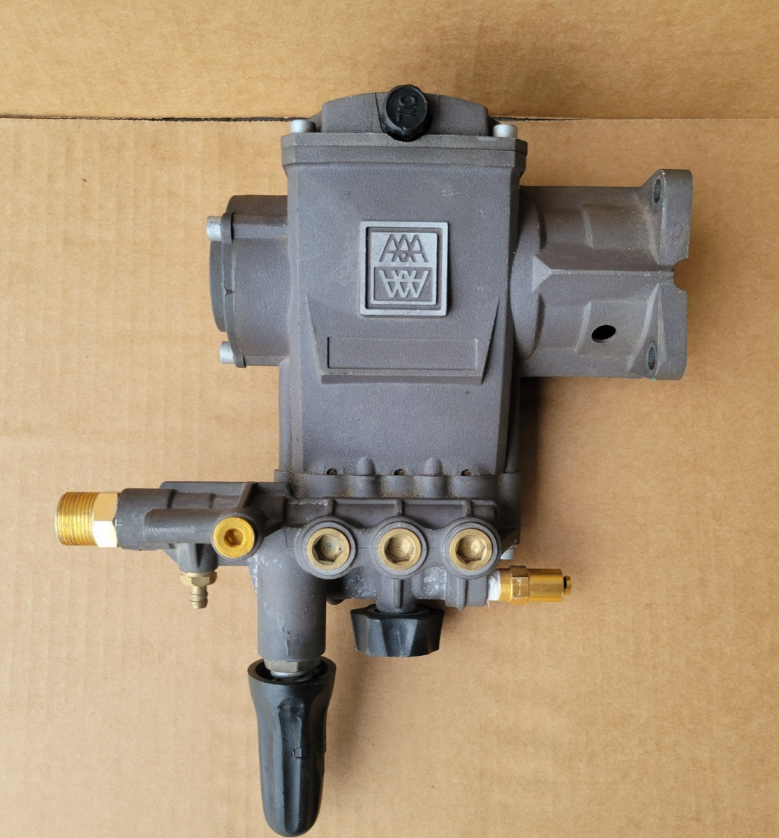 3600 psi AAA Pump 4300017 ((( For Parts or Repare ))) No tested