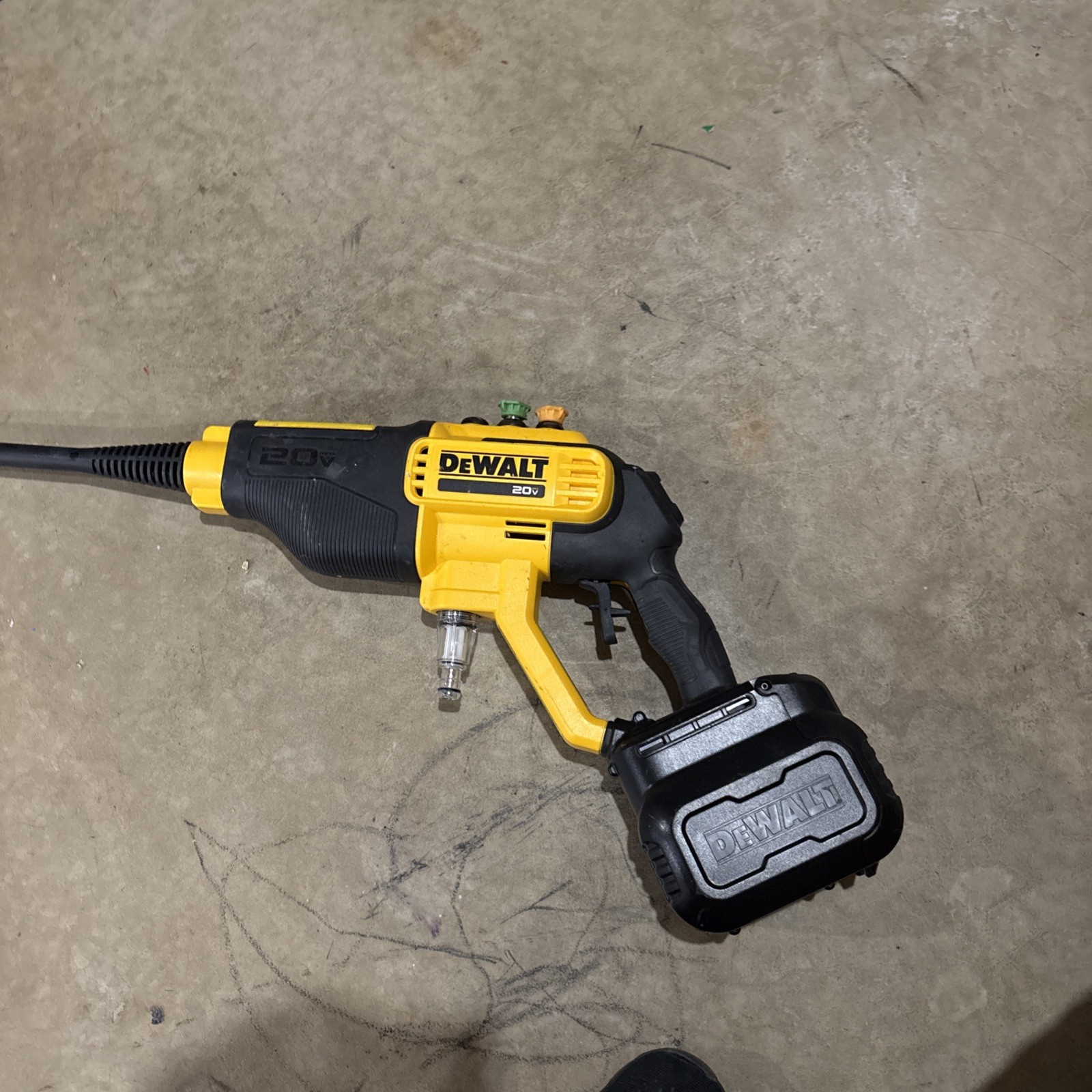 DEWALT 20V MAX 550 PSI Cold Water Pressure Washer (Tool only) (DCPW550) W2
