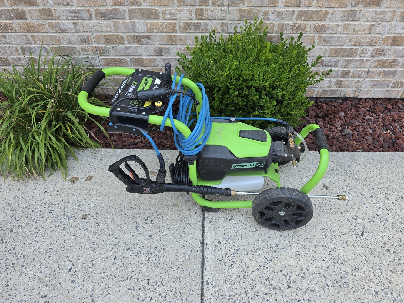 GREENWORKS PRO GPW3000 3000 PSI 2.0 GPM Electric Pressure Washer