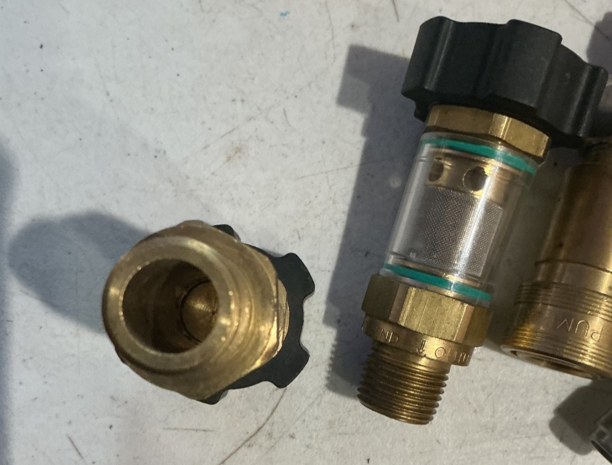 pressure washer 2-Chemical Injector Fixed & 2- water hose screen (4pcs)