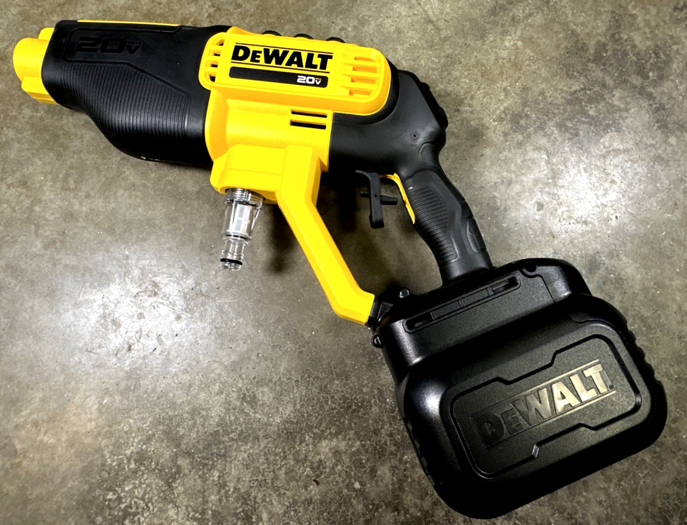 DEWALT DCPW550B 20V MAX Cordless 550-psi Pressure Washer Cleaner Kit Tool Only