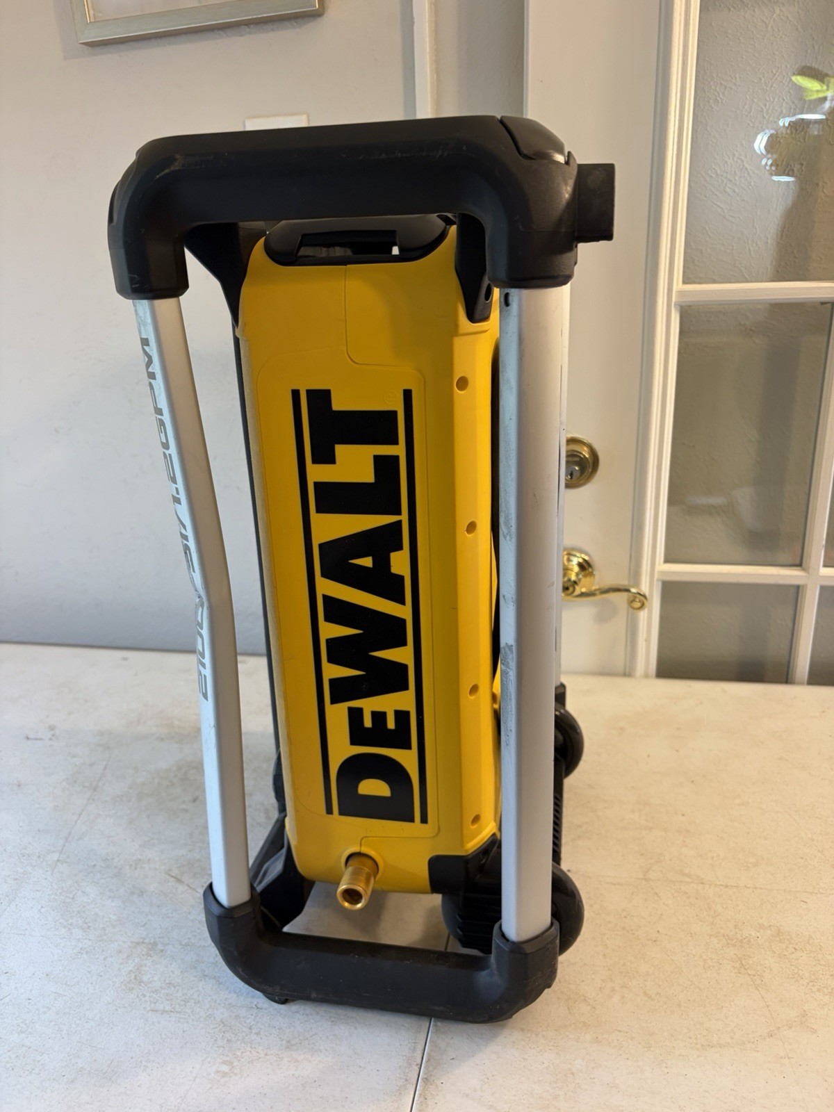PARTS OR REPAIR DEWALT Pressure Washer 2100PSI Electric Cold Water DWPW2100