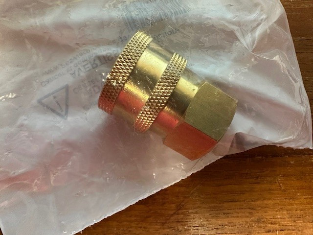 Rotary Part # 48-9422 3/8″ FPT Brass Socket / Quick connect