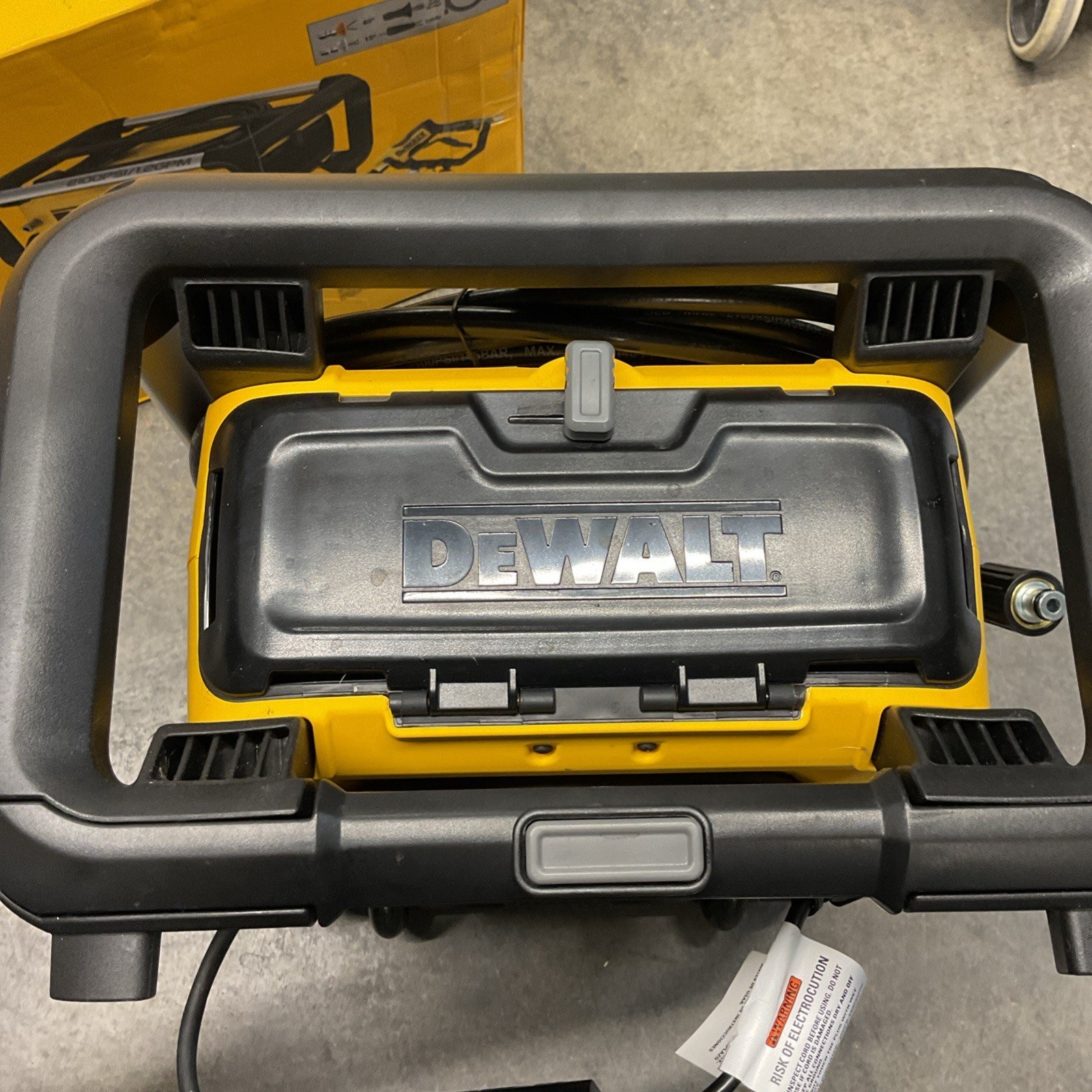 DeWalt DWPW2100 2100 PSI 1.2 GPM Electric Cold Water Pressure Washer