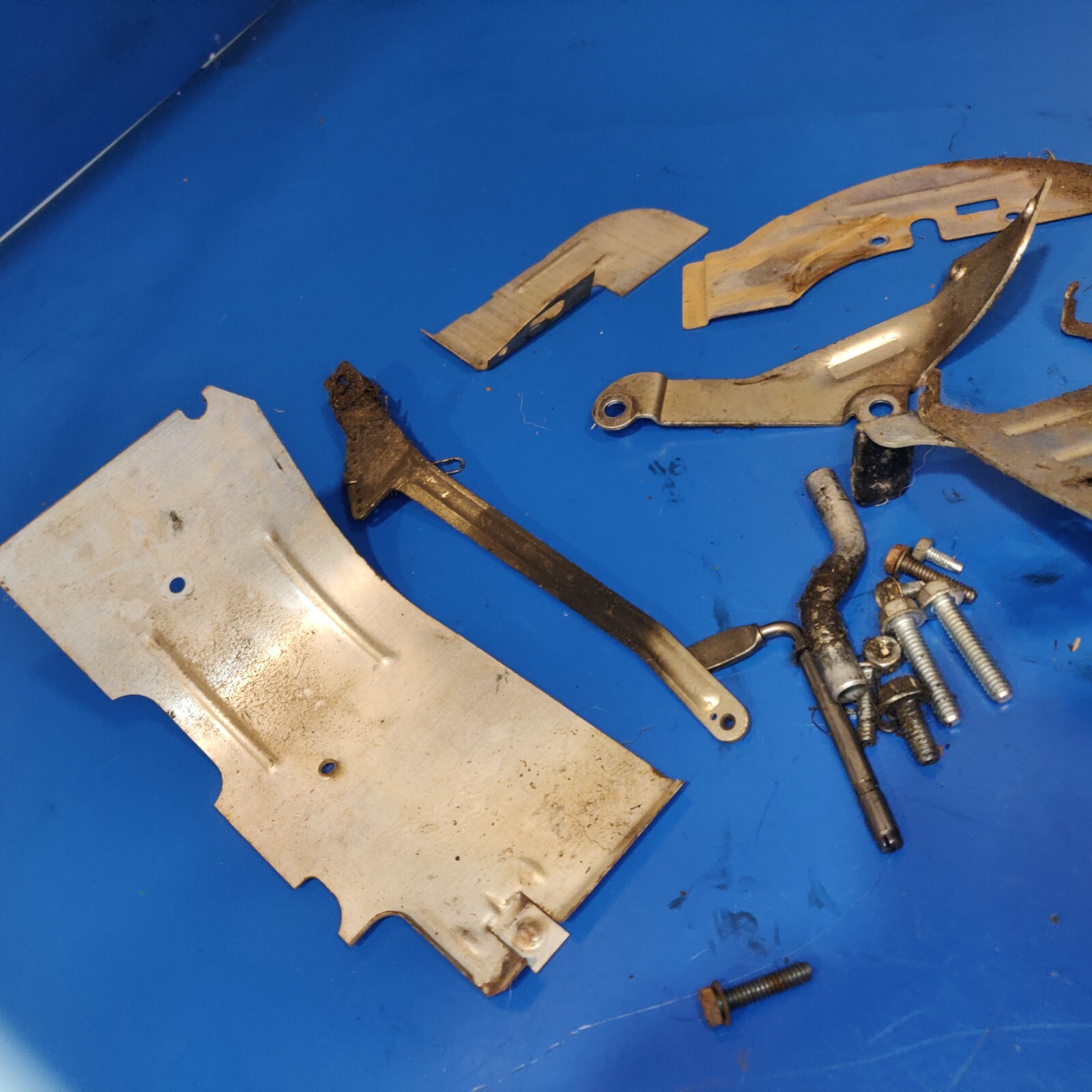 Bracket 691383 , Briggs Stratton industrial plus pressure washer (4 a11)