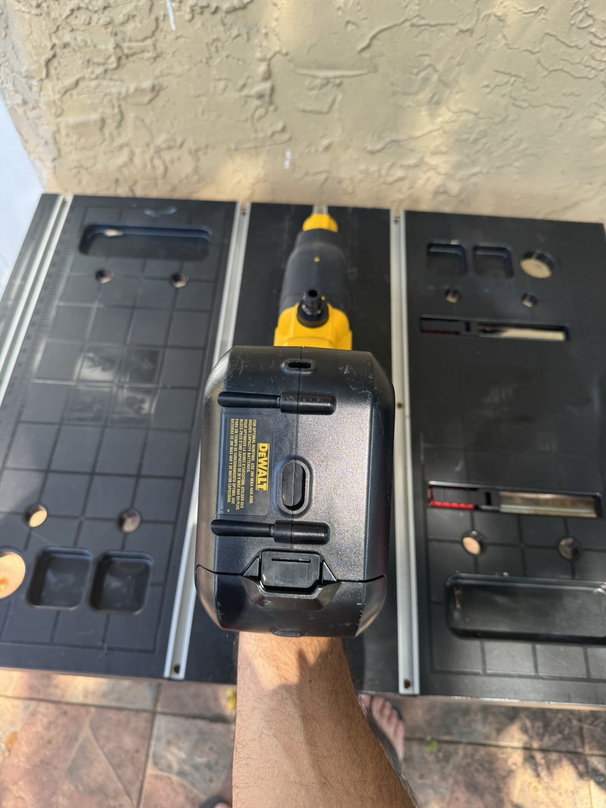 DEWALT 20V MAX 550 PSI Cold Water Pressure Washer (Tool only) (DCPW550B)