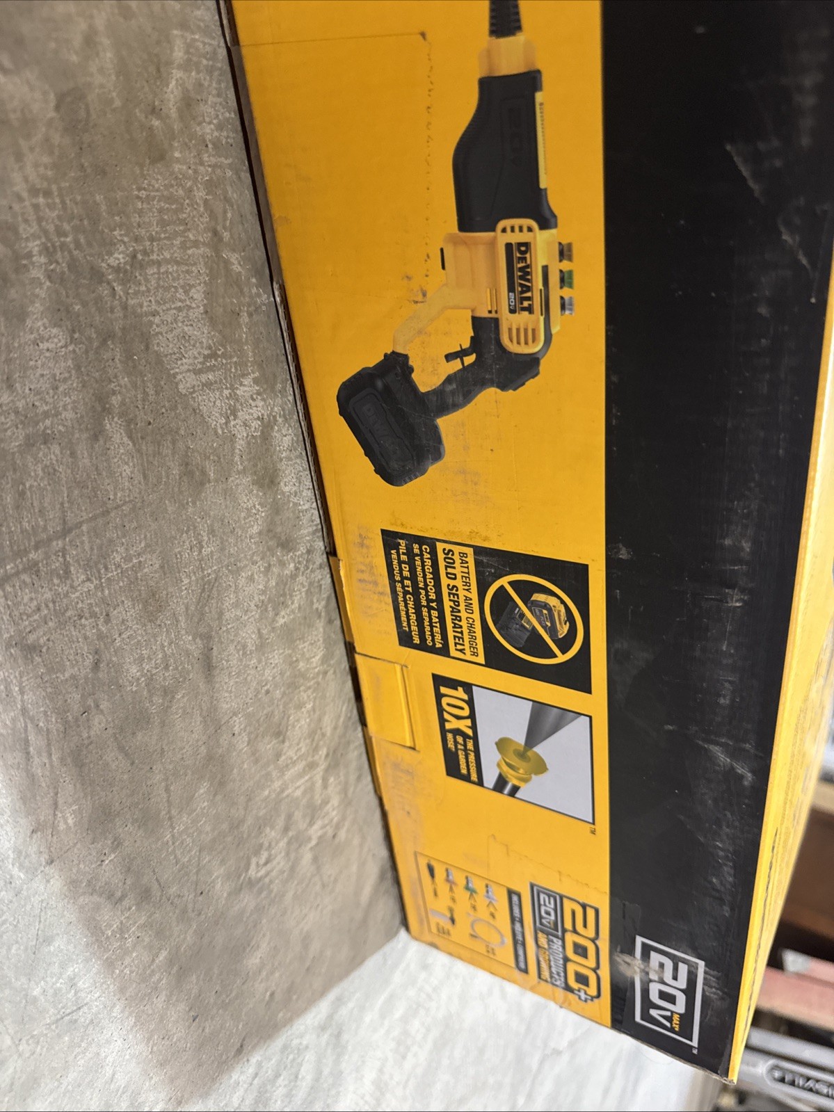 DEWALT 20V MAX 550 PSI Cordless Pressure Washer Tool Only DCPW550B