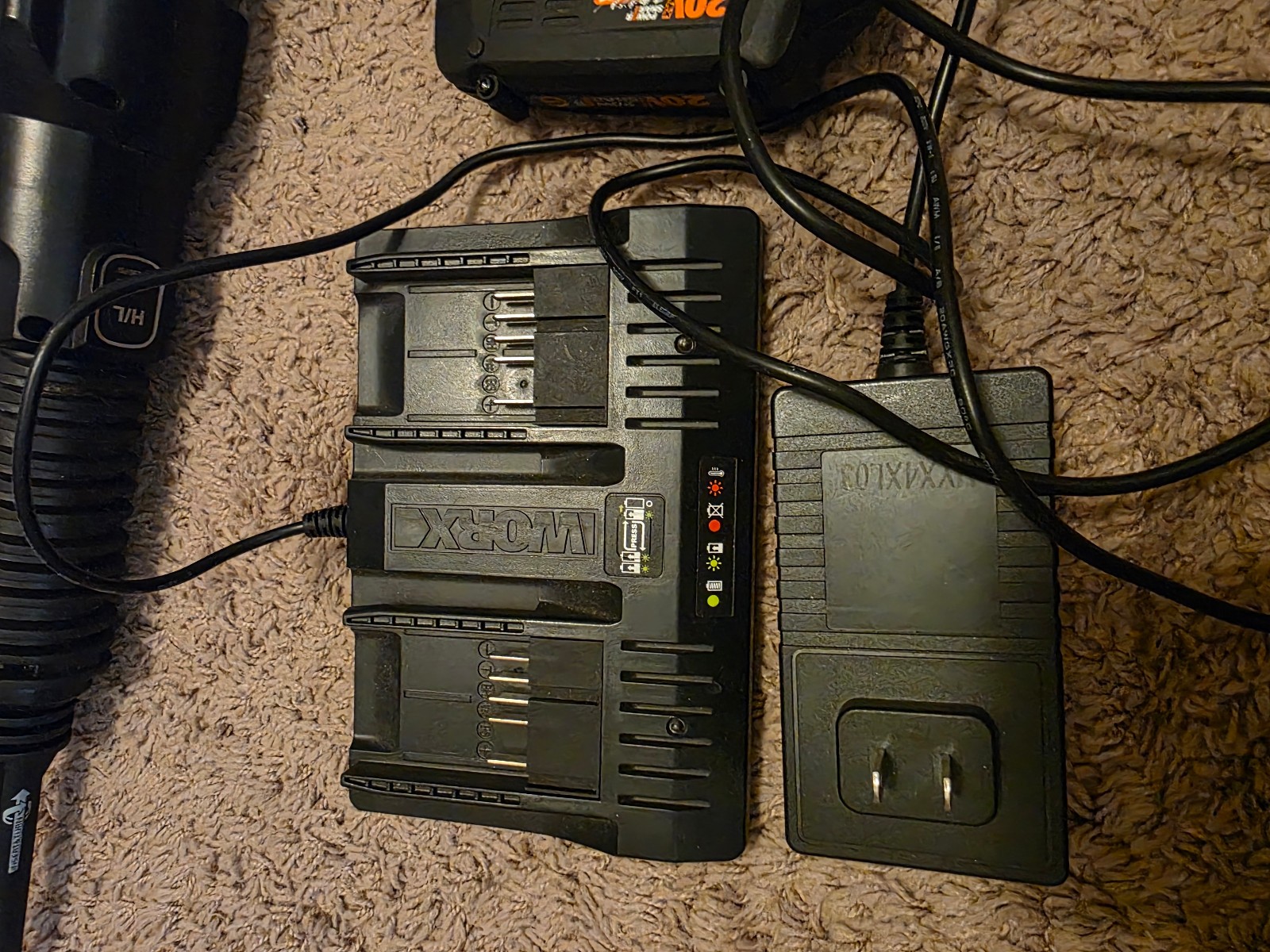 WORX HYDRO SHOT, 450PSI,40V,2 BATTERIES, 1 CHARGER, Model #WG644