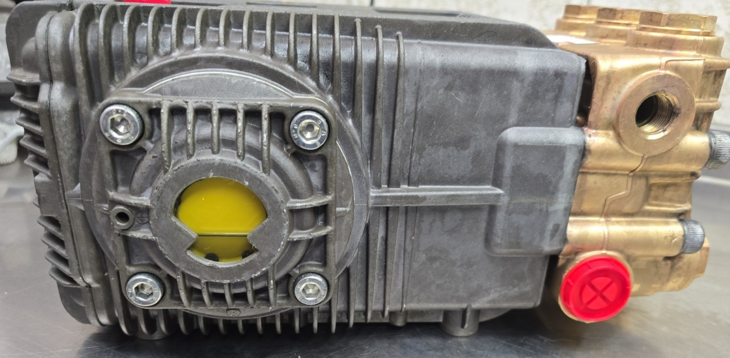 AR Annovi Reverberi Commercial Pump XEAM8G35N for Cold Water Pressure Washer