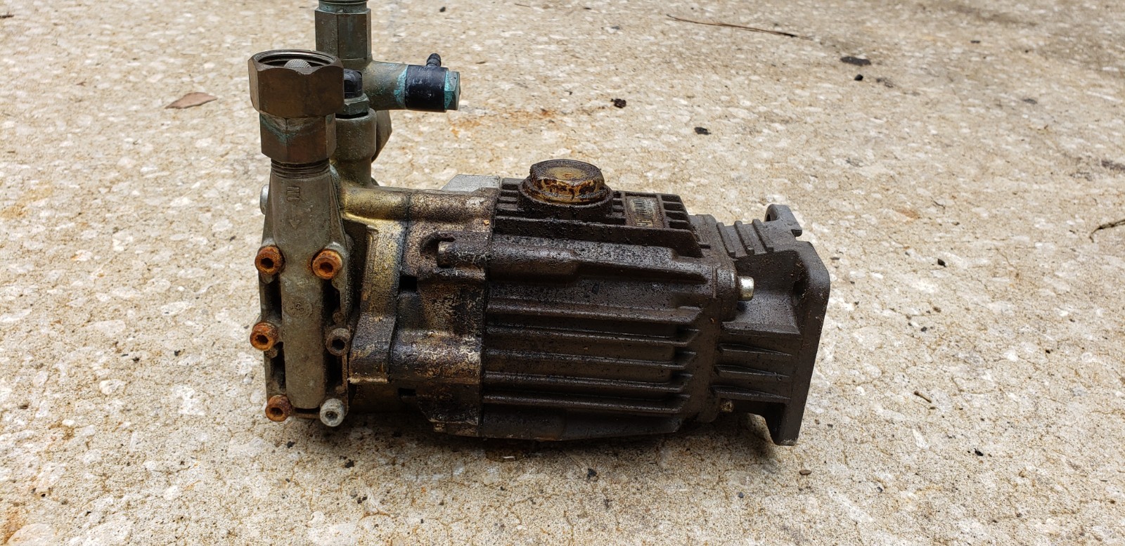 3000 Psi Horizontal Pressure Washer Pump Made In Italy Parts Or Repair