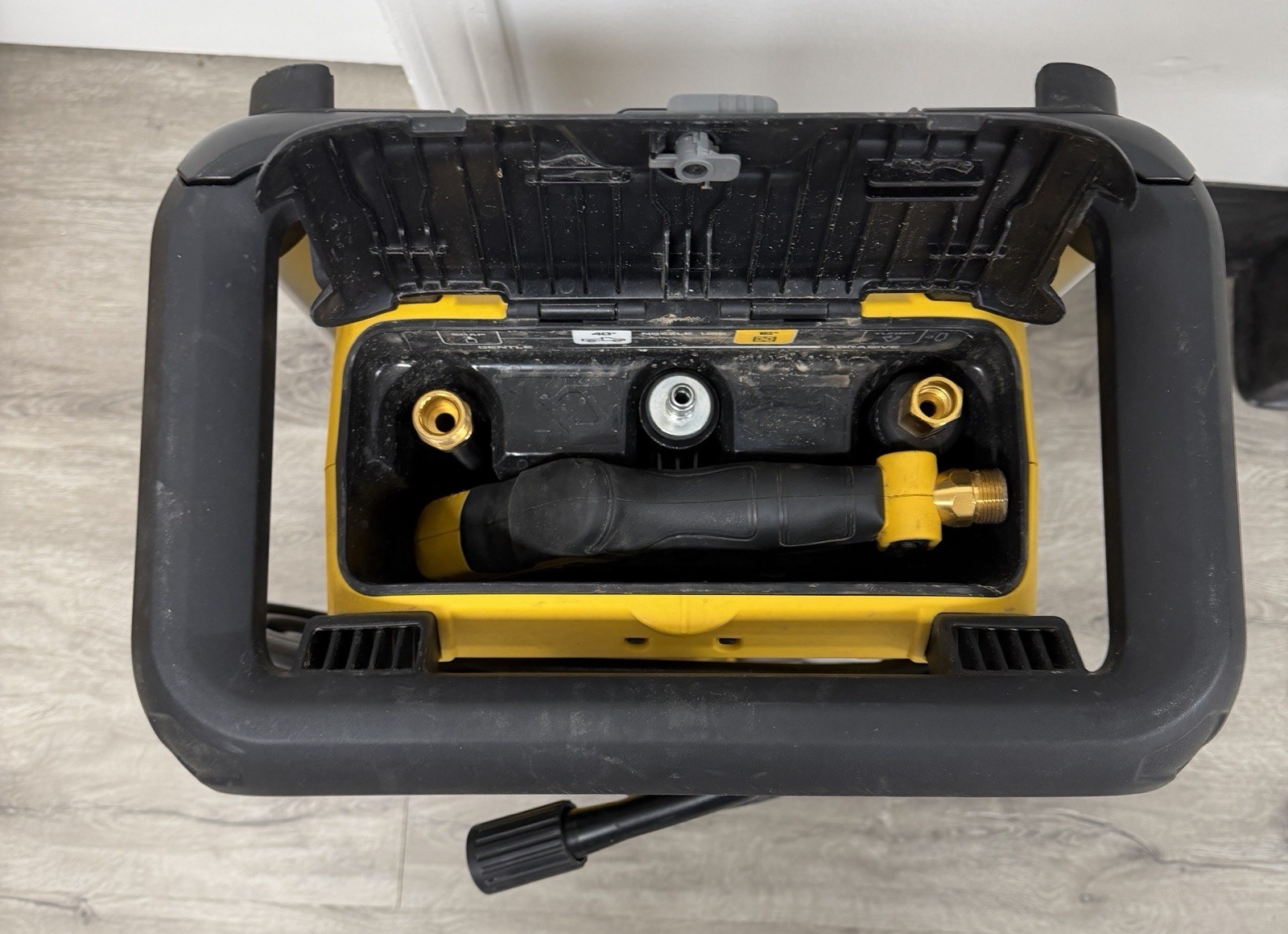 DEWALT DWPW3000 JOB SITE NON WORKING PRESSURE WASHER 15AMP MAX PSI 1.1 GPM