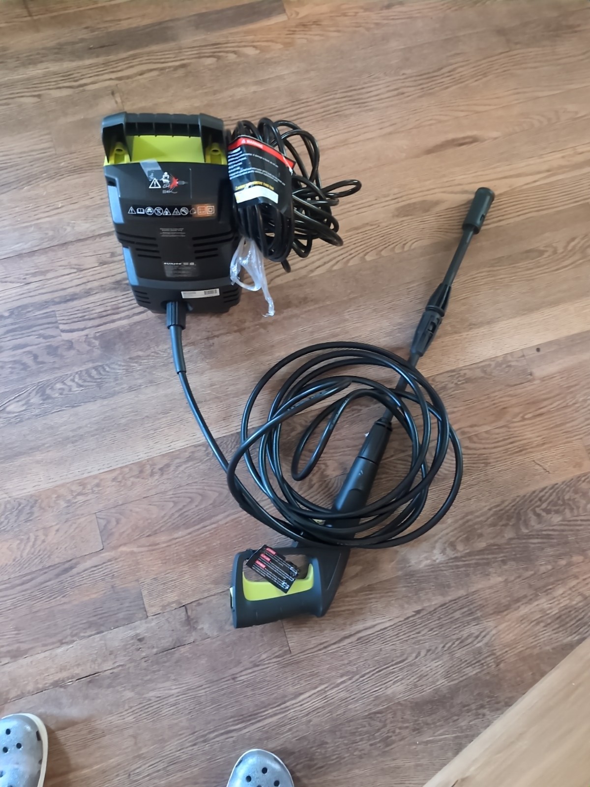 Sun Joe Electric Pressure Washer SPX 200e 120 Volt AC 60 HZ 10 Amp