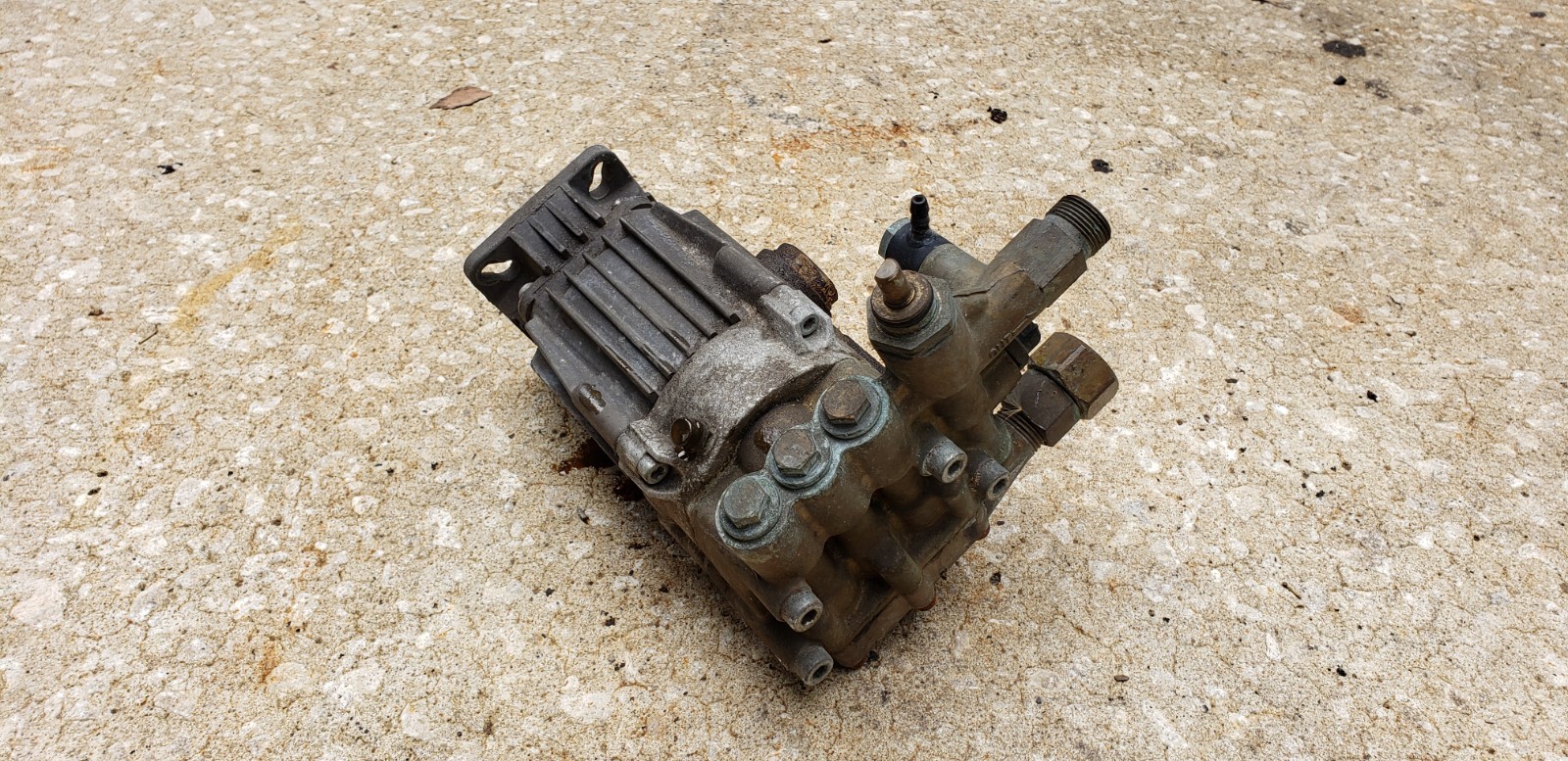 3000 Psi Horizontal Pressure Washer Pump Made In Italy Parts Or Repair