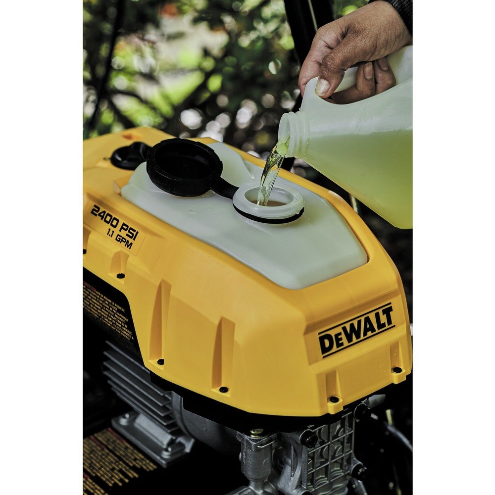 DEWALT DWPW2400R 13 Amp 2400 PSI 1.1 GPM Cold Press Washer Certified Refurbished