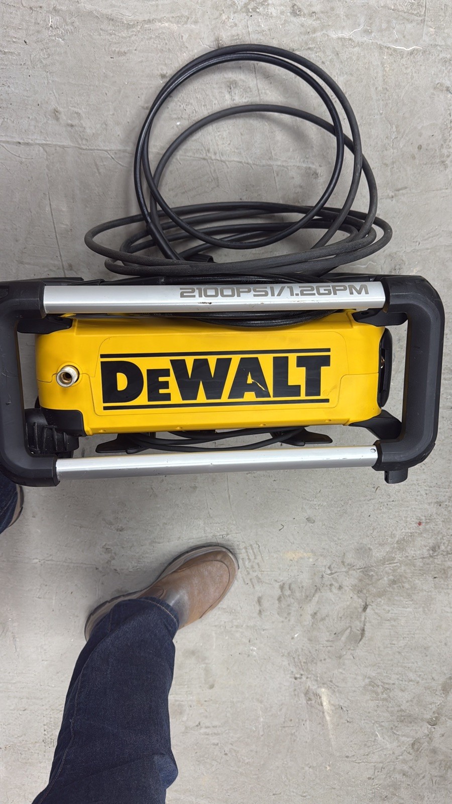 DeWALT 2100 PSI 1.2 GPM Electric Pressure Washer – Tested & Working