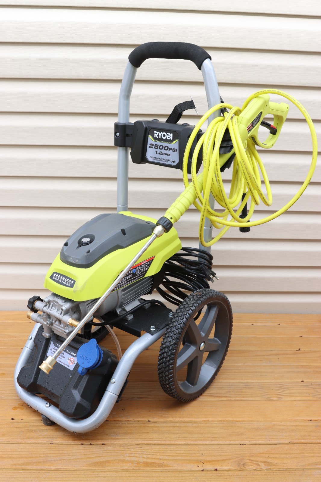 RYOBI (RY142500) 2500 PSI 1.2 GPM Cold Water Pressure Washer, No Nozzles