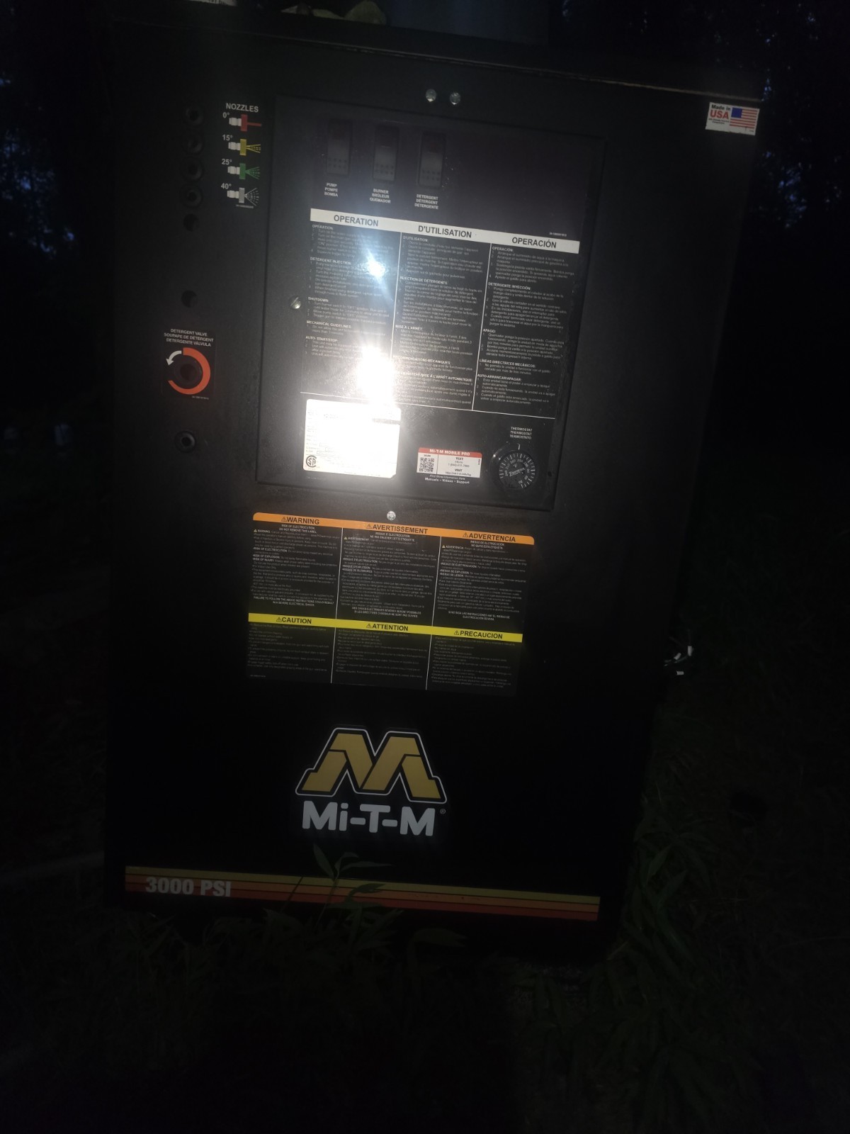 M-I-TM hot water industrial pressure washer
