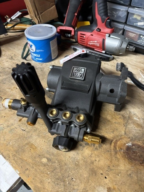AAA Horizontal Triplex Plunger Pressure Washer Crankcase Part Number 530001