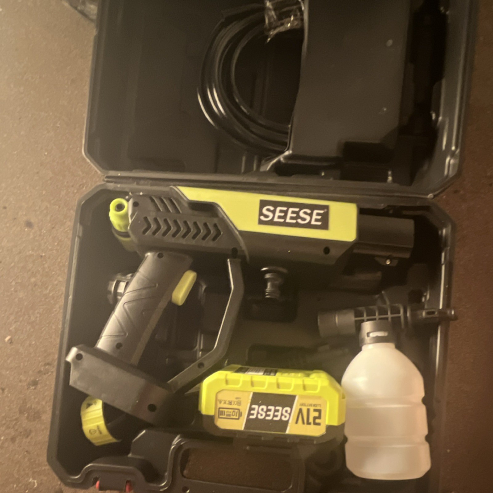 SEESE 21V Cordless Handheld Pressure Washer Kit with Gun, Battery, Hose