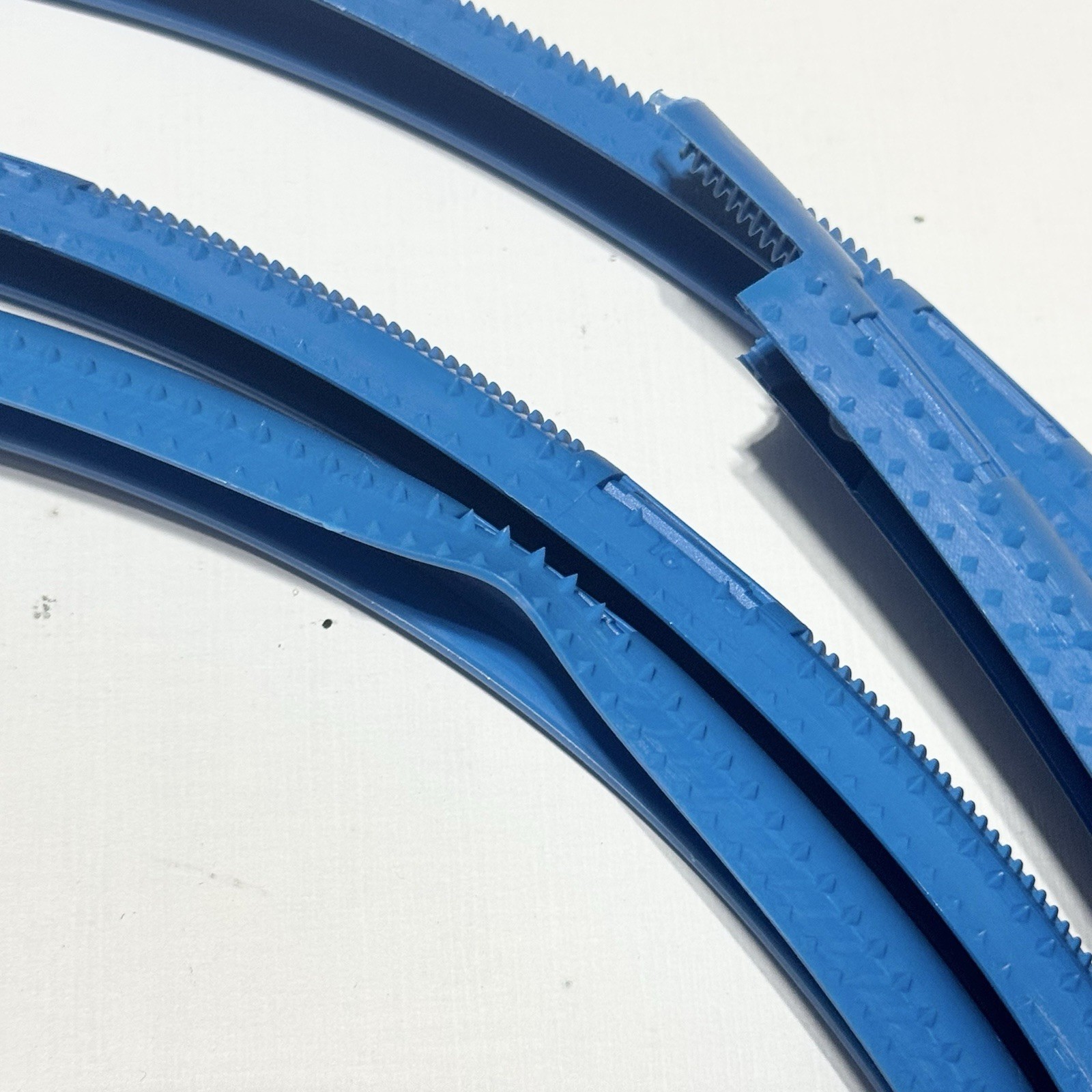 AlloyGator Blue Rim Protector for Car Wheels Fits 12-24 Wheel Diameter Listing A