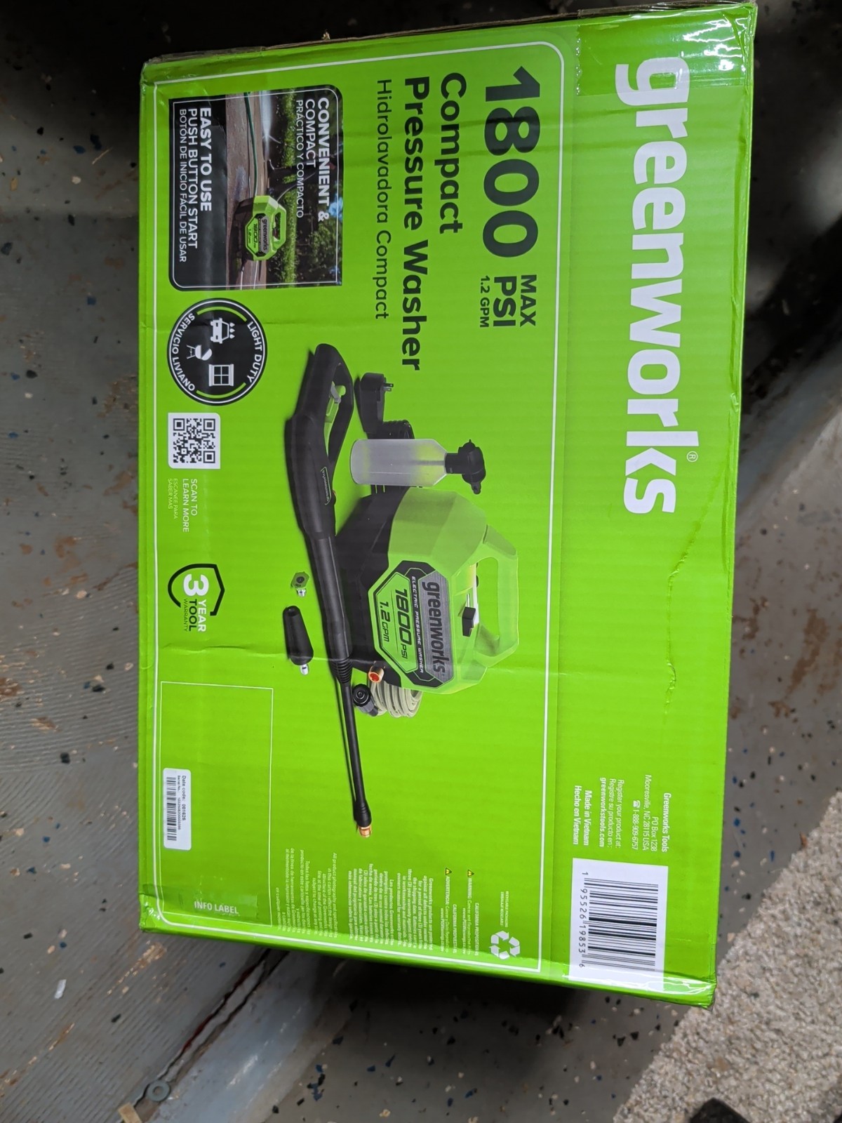 Greenworks 1800 PSI 1.2-GPM Cold Water Electric Pressure Washer and 2 Spray Tips