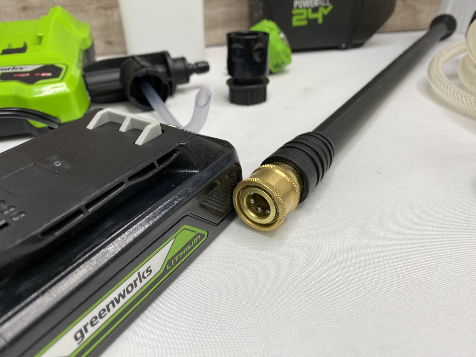 Greenworks 24V 600 PSI Pressure Washer Cordless Power Cleaner w/ (2) Batteries