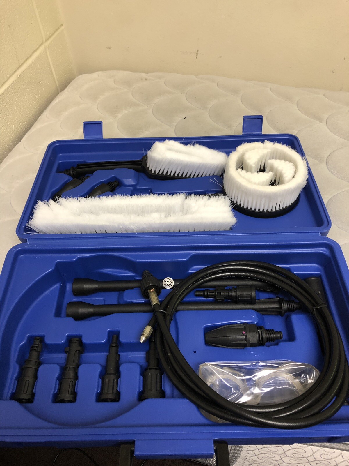 NEW Never Used PowerWasher Brand 17 piece Universal Accessory Kit !!