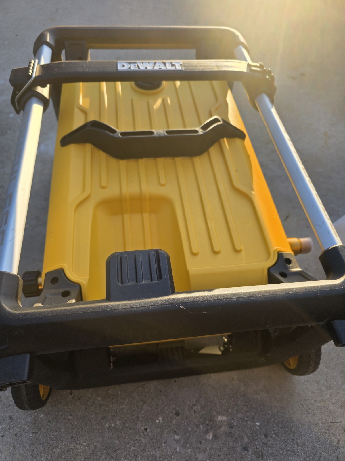 DEWALT DWPW3000 3000-MAX PSI 1.1-GPM Brushless Electric Pressure Washer