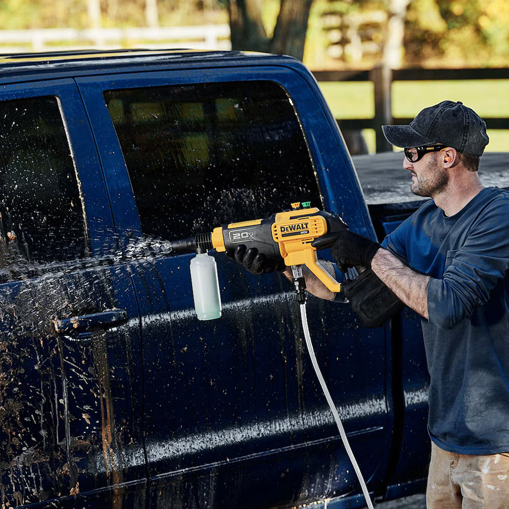 DEWALT CANADA 20V Li-Ion Brushless Cordless 550 PSI Power Cleaner (Tool Only)