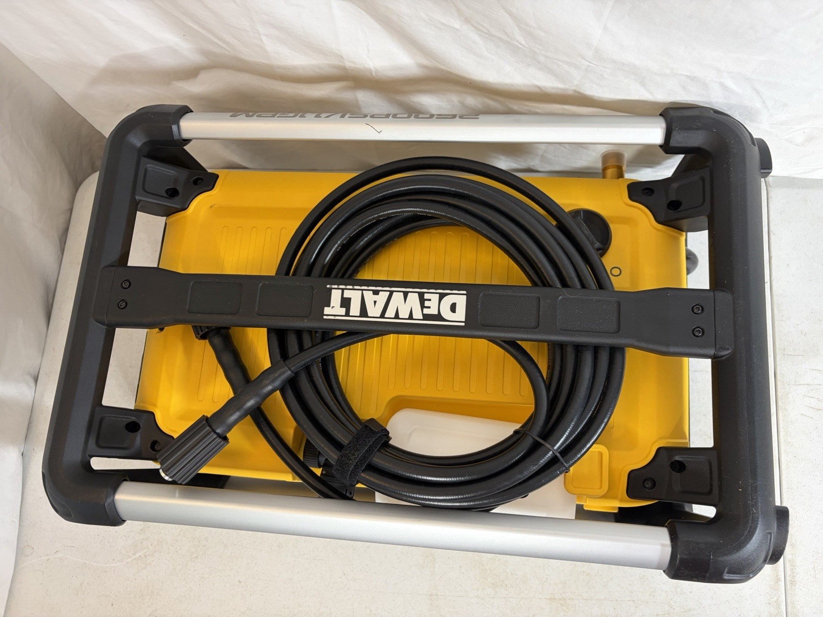 PARTS OR REPAIR – DeWalt 13 Amp Jobsite Electric Pressure Washer DWPW2600