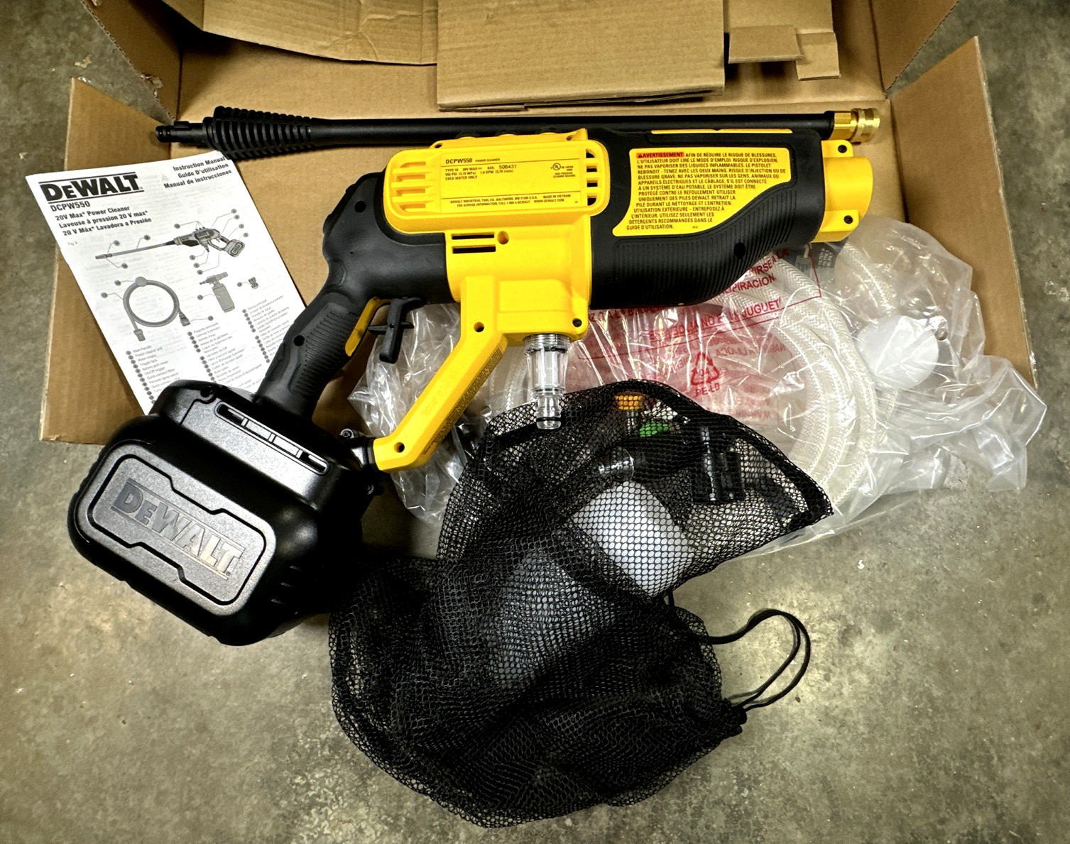 DEWALT DCPW550B 20V MAX Cordless 550-psi Pressure Washer Cleaner Kit Tool Only
