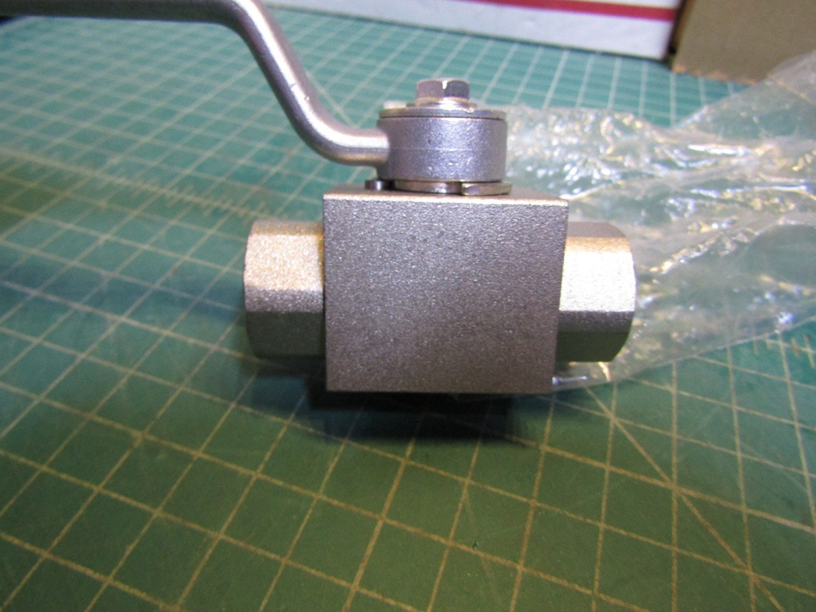 1 – Hydra Star HBVS038 3/8″ FNPT Pressure Washer Ball Valve 7250 PSI, BOE-037. N