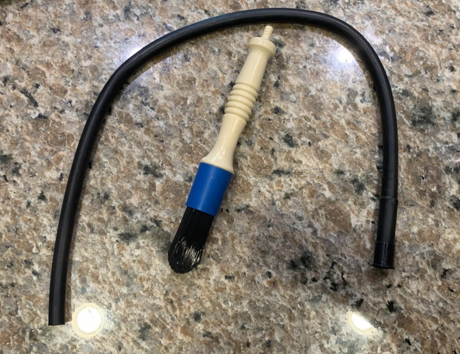 Parts Washer Brush with 31″ Hose, Wear Resistant Flow Through Cleaning Tool
